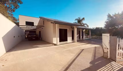 Casa com 5 quartos no bairro Souza Cruz