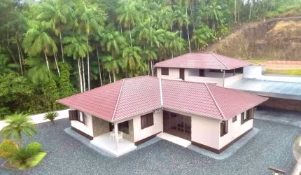 Casa com 322 m² no Bairro Pomeranea em Guabiruba com 3 quartos 5 vagas garagem, área de festas toda mobiliada a 5 minutos do Centro de Guabiruba e a 1
