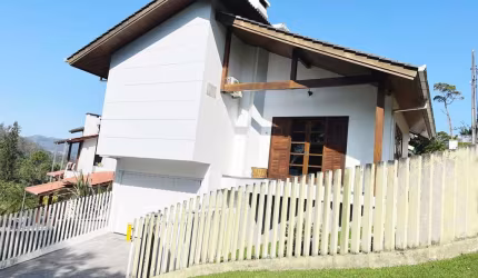 Casa à venda, 2 quartos, 1 suíte, 3 vagas, Primeiro de Maio - Brusque/SC