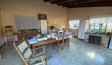 Casa à venda, 2 quartos, 1 suíte, 2 vagas, Azambuja - Brusque/SC
