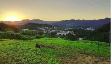 Terreno em Dom Joaquim para casa alto padrão a 9 km do centro de Brusque