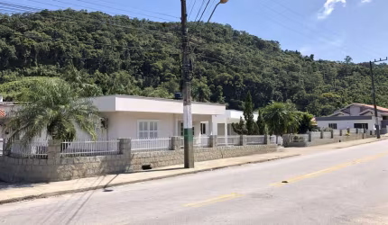 Casa à venda, 2 quartos, 1 suíte, 2 vagas, Azambuja - Brusque/SC