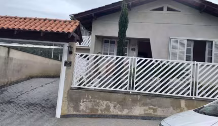 Casa à venda, 3 quartos, 4 vagas, Rio Branco - Brusque/SC