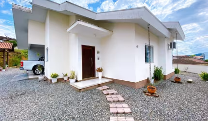 Casa à venda, 3 quartos, 1 suíte, 1 vaga, Santa Terezinha - Brusque/SC