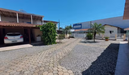 Casa à venda, 3 quartos, 3 vagas, Águas Claras - Brusque/SC