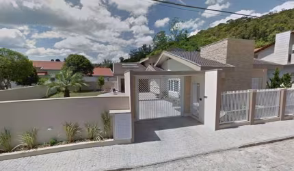 Casa à venda, 4 quartos, 2 suítes, 2 vagas, Azambuja - Brusque/SC