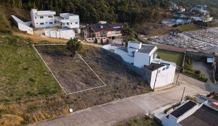 Terreno com 450 m² no bairro Guarani