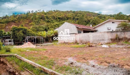 Terreno á Venda no Bairro Primeiro de Maio