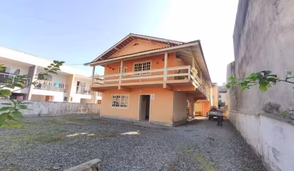 Casa à venda, 3 quartos, 1 suíte, 2 vagas, Guarani - Brusque/SC