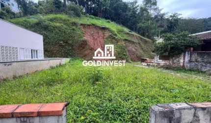 Terreno plano com 388 m² no bairro Azambuja