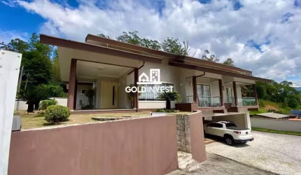 casa com piscina alto padrão no bairro santa Rita com 3 suítes!