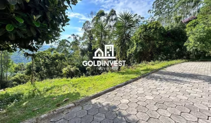 Terreno com 336 m² no bairro Primeiro de Maio