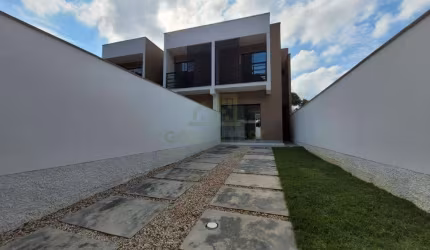 Casa á venda no bairro Rio Branco em Brusque, com 1 suíte + 2 demi suítes