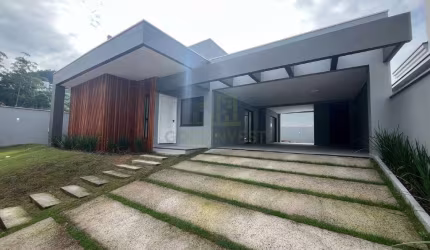 Casa com 3 quartos, 3 vagas de garagem em Guabiruba