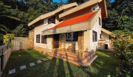 Casa para venda com 3 quartos sendo 1 suíte no bairro Santa Rita, Brusque.