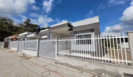 Casa na planta com 1 suíte + um quarto á Venda em Brusque