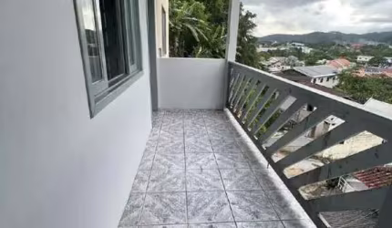 Casa com 3 quartos sendo 1 suite para venda no bairro Maluche em Brusque.