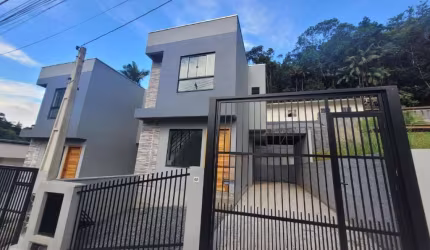 Sobrado com 2 quartos no bairro São Pedro (Entrega abril 2026)