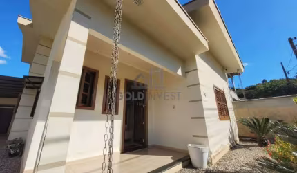 Casa com 3 quartos, sendo 1 suíte á venda no Limoeiro