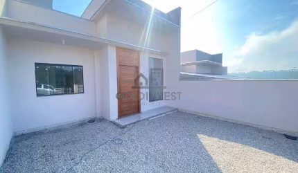 Casa com 3 quartos (1 suíte) com passagem lateral no bairro a no Bairro Volta Grande