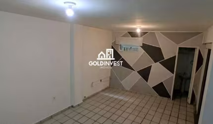 Sala comercial no bairro Azambuja !!