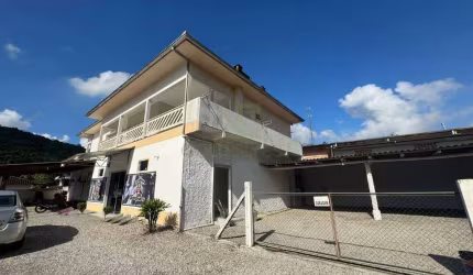 Casa com 3 quartos no bairro São Pedro!!!