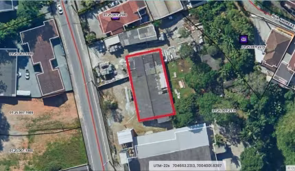 Galpão com 150m² bem localizado no bairro São Pedro-Brusque!!