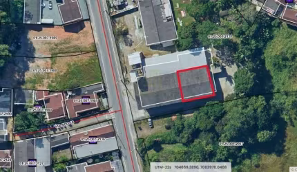 Galpão com 225m² bem localizado no bairro São Pedro-Brusque!!