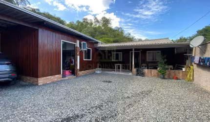 Casa com 3 dormitórios na Guabiruba!!