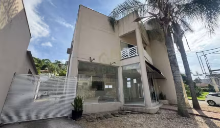 Sala comercial com 200m² no bairro Primeiro de Maio!!!