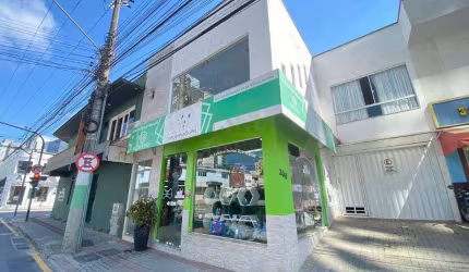 Sala comercial com 30m² no Centro de Brusque!!!