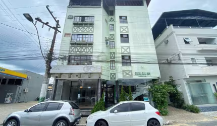 Sala comercial com 60m² no Centro de Brusque!!!