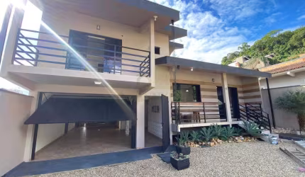 Casa 1 suíte + 2 dormitórios na Águas Claras-Brusque!!