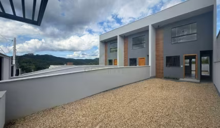 Casa com 2 quartos no bairro Limeira Baixa!!!