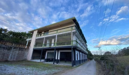 Galpão comercial/residencial para locação na Volta Grande-Brusque!!
