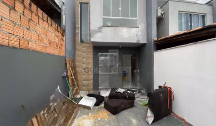 Casa com 2 dormitórios no bairro Limeira-Brusque!!