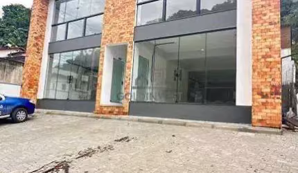 Sala comercial com aproximadamente 100m² no bairro Guarani!