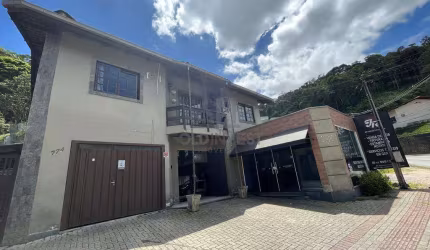 Sala comercial com 50m² no bairro Primeiro de Maio!!!