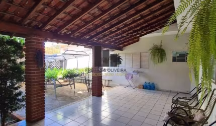 Casa 3 dormitórios para Venda em São José do Rio Preto, Jardim Santa Catarina, 3 dormitórios, 1 suíte, 3 banheiros, 4 vagas