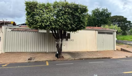 Casa 3 dormitórios para Venda em São José do Rio Preto, Jardim Nazareth, 3 dormitórios, 1 suíte, 3 banheiros, 2 vagas