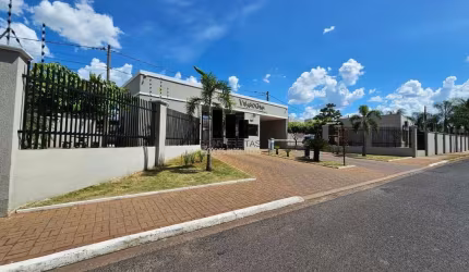 Casa em Condomínio para Venda em Guapiaçu, Condominio Villagio Gama, 3 dormitórios, 1 suíte, 2 banheiros, 2 vagas