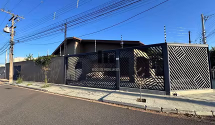 Casa 3 dormitórios para Venda em São José do Rio Preto, Jardim Nazareth, 3 dormitórios, 1 suíte, 4 banheiros, 3 vagas