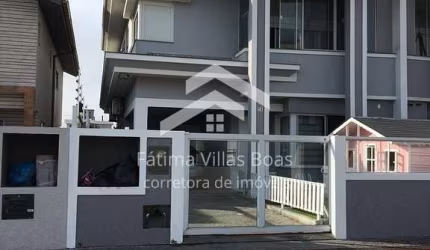 Casa estilo sobrado à venda nos Ingleses Florianópolis
