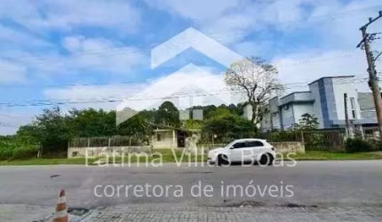 Amplo terreno à venda em Canasvieiras Florianópolis