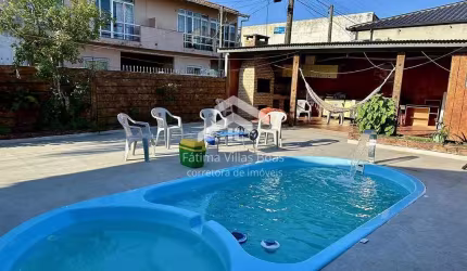 Casa de esquina com amplo quintal à venda nos Ingleses Florianópolis