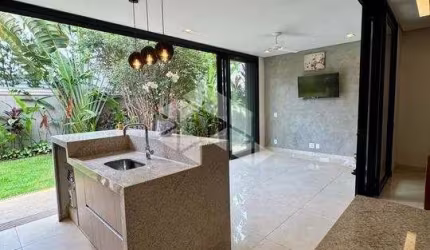 MARAVILHOSA CASA EM CONDOMINIO