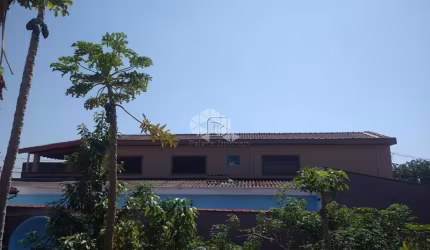 Sobrado à venda no Jardim Jandaia, 3 quartos, 1 vaga.