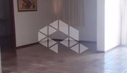 Apartamento à venda no Centro, 4 quartos, 2 suítes, 4 vagas.