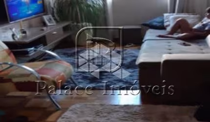 vende Apartamento à venda no Centro, 2 quartos.