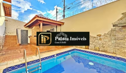 CASA Á VENDA NO BAIRRO BOA VISTA, 3 QUARTOS, SENDO 1 SUÍTE, 4 BANHEIROS, 3 VAGAS.